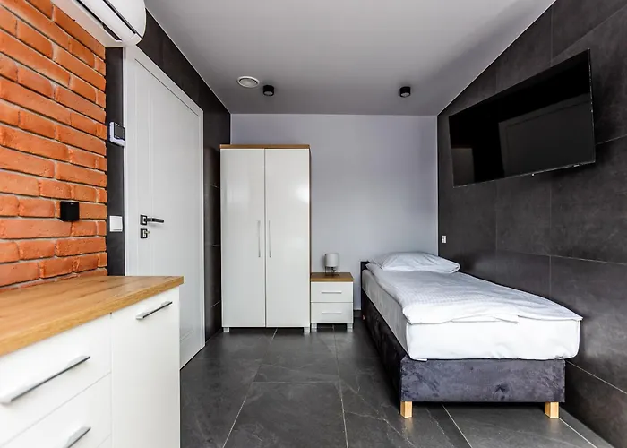 Dzika Kaczka Хостел *